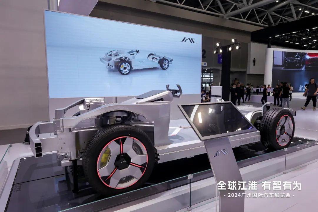 国芯科技成功推出汽车电子线控底盘驱动控制芯片新产品，打造完整的线控底盘芯片套片方案