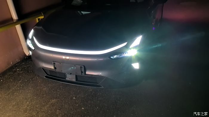 极越车主发布联合公开信：维修、配件供应及系统已面临严重困扰