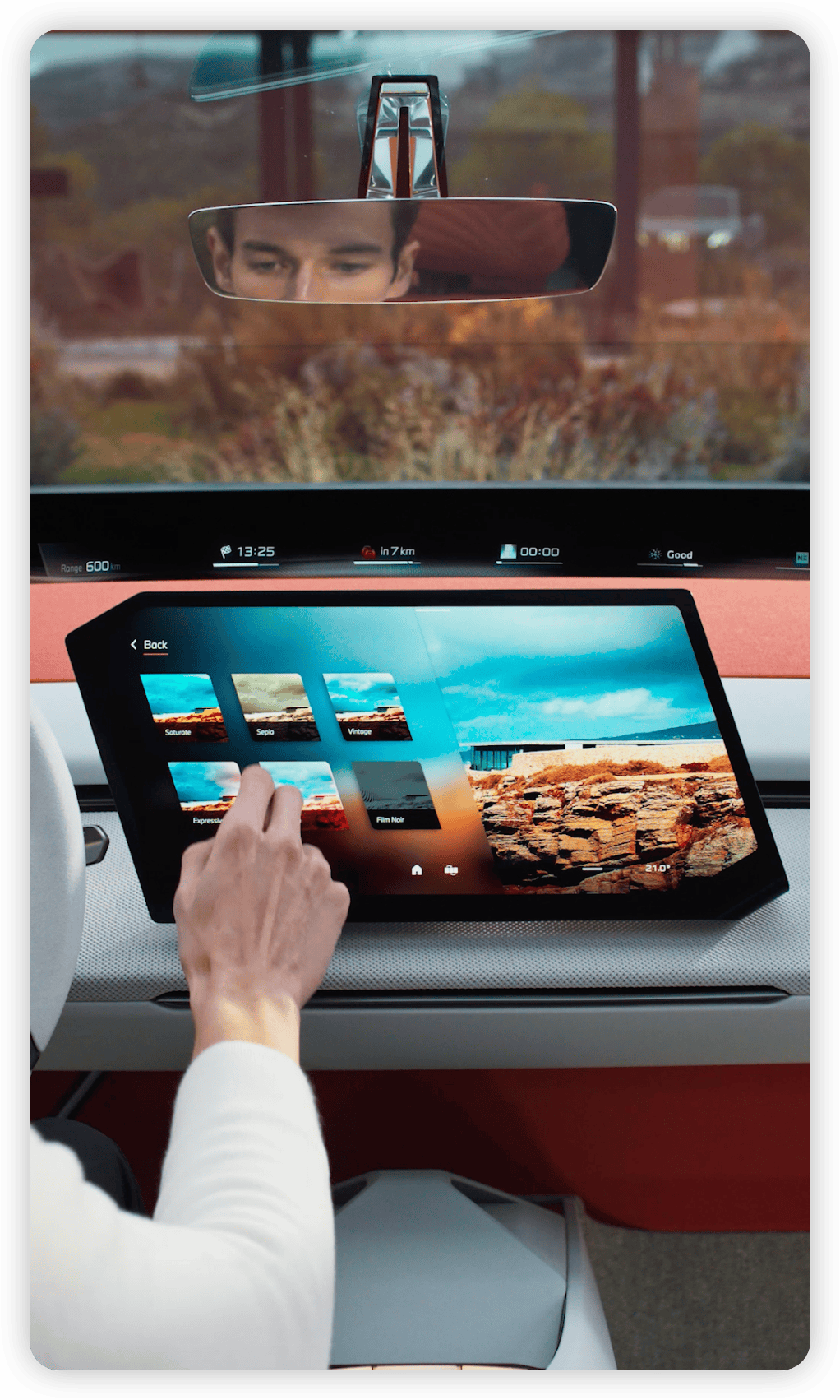 重新定义汽车人机交互 不只有大屏幕！一文看懂宝马全景iDrive