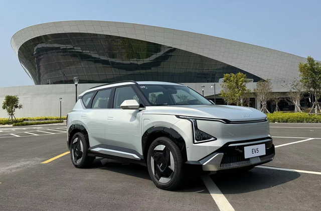时尚/驾控在线,合资纯电大杀器,试驾起亚EV5