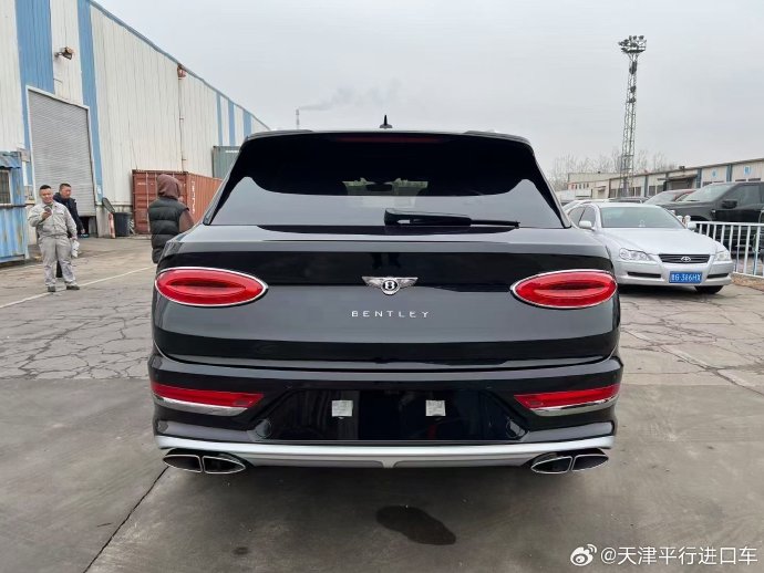 现购平行进口添越让利40万 欢迎到店试驾