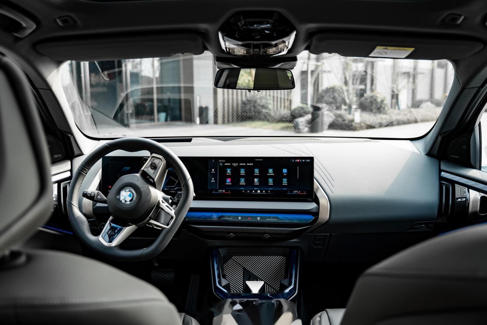 轴距媲美标轴X5！全新国产宝马X3矿石白实车曝光：有望一季度上市