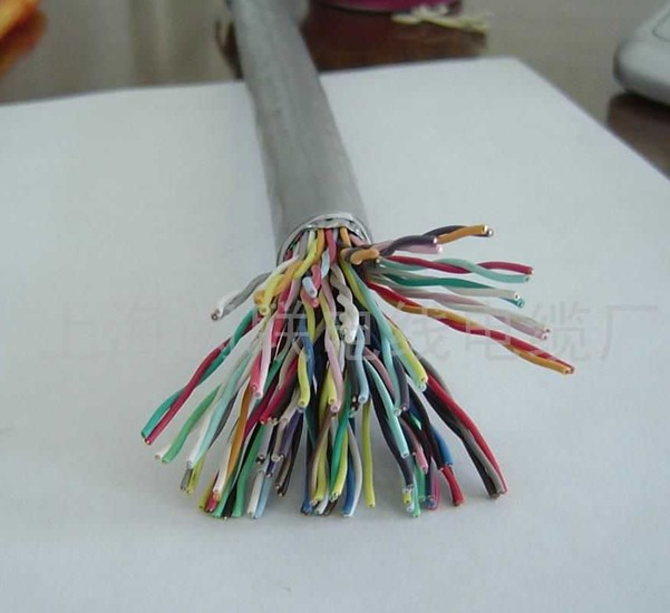 电车充电线频被盗剪：国外一运营商推出防剪电缆