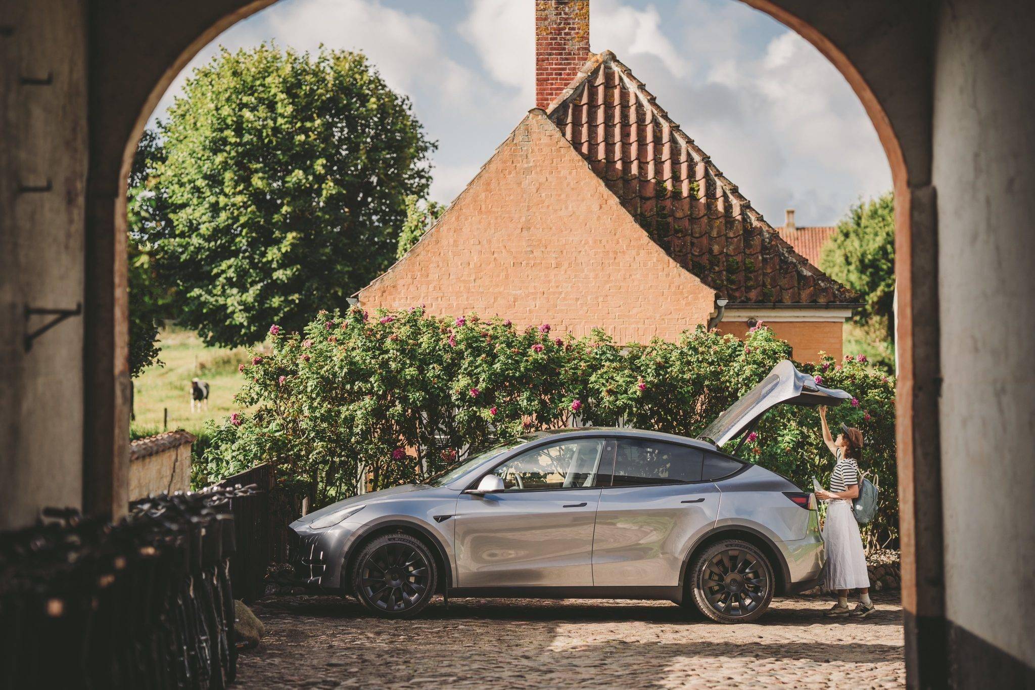 上海人2024年最爱买的车型出炉：特斯拉霸榜前2