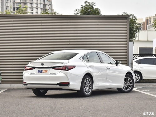 征服者墨版促销109万起 欢迎上门试驾