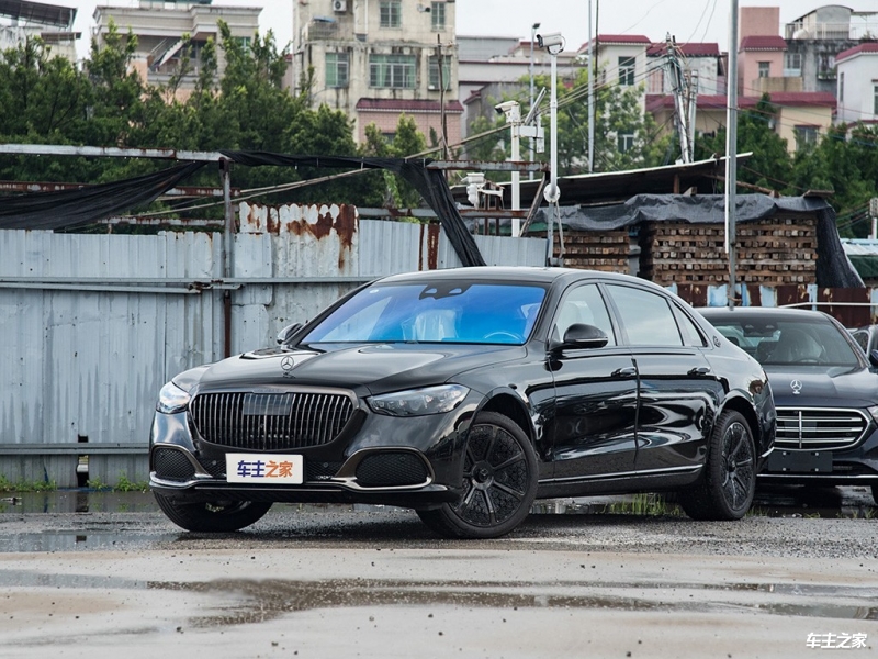 2022迈巴赫S级美版最低报价250万起 欢迎到店试驾