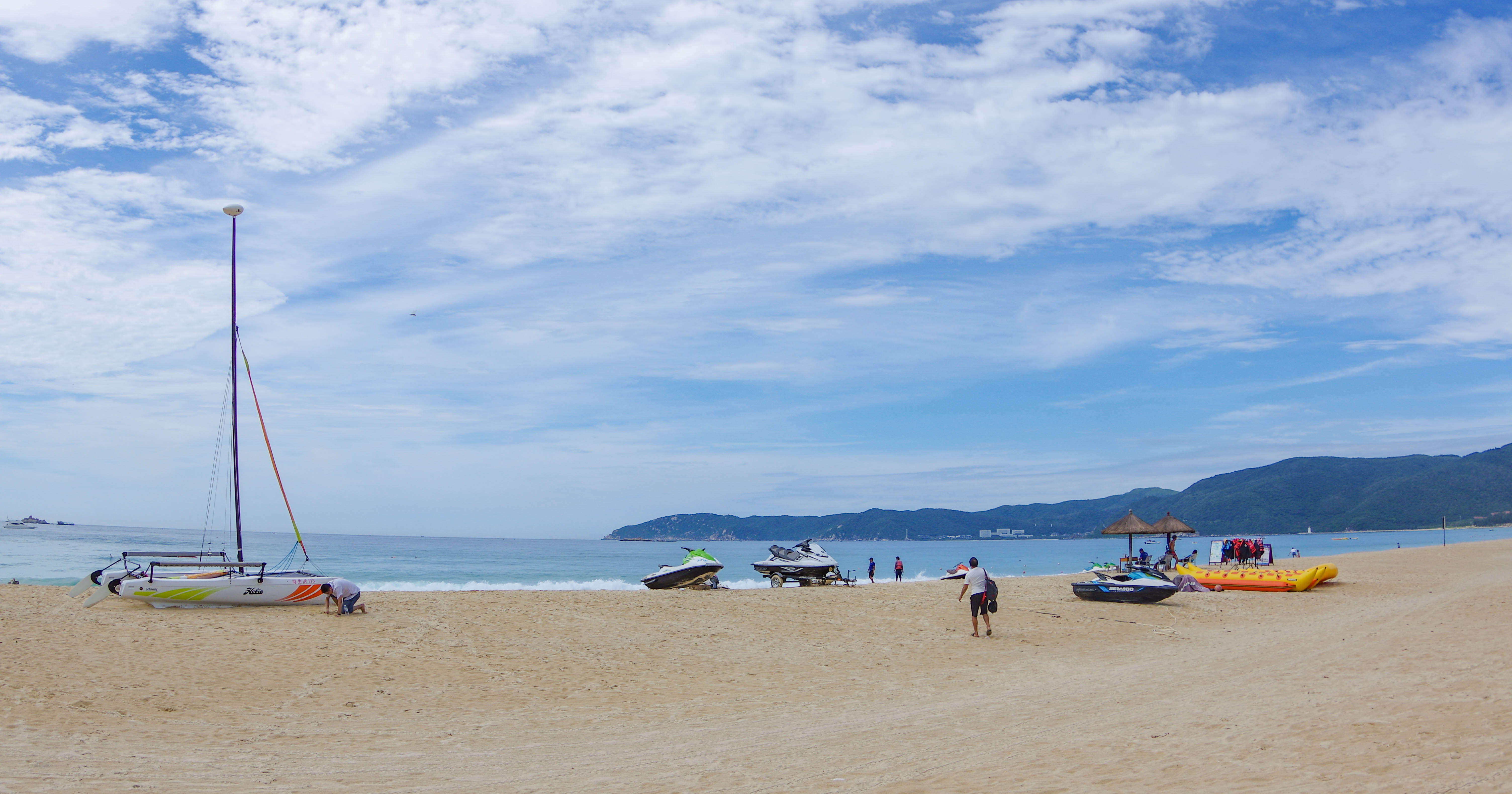 徐闻港理想汽车扎堆坐船 顾家男人都喜欢开理想去三亚