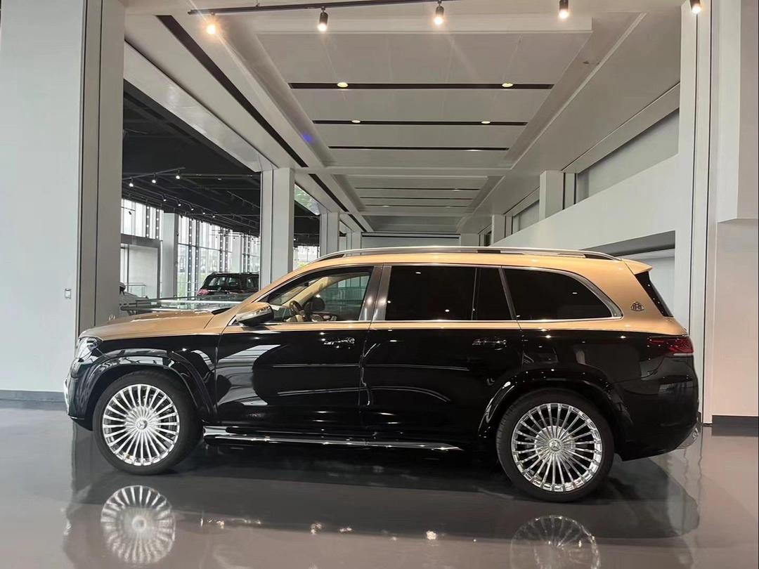 成都远卓名车迈巴赫GLS级墨版最新报价212万起 欢迎前来试驾