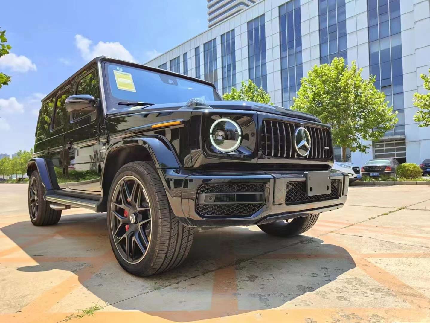 现购奔驰G级让利39万 欢迎到店试驾