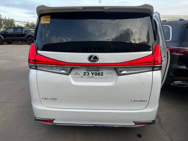 成都远卓名车雷克萨斯LM亚洲版价格最低128万起售 欢迎到店试驾