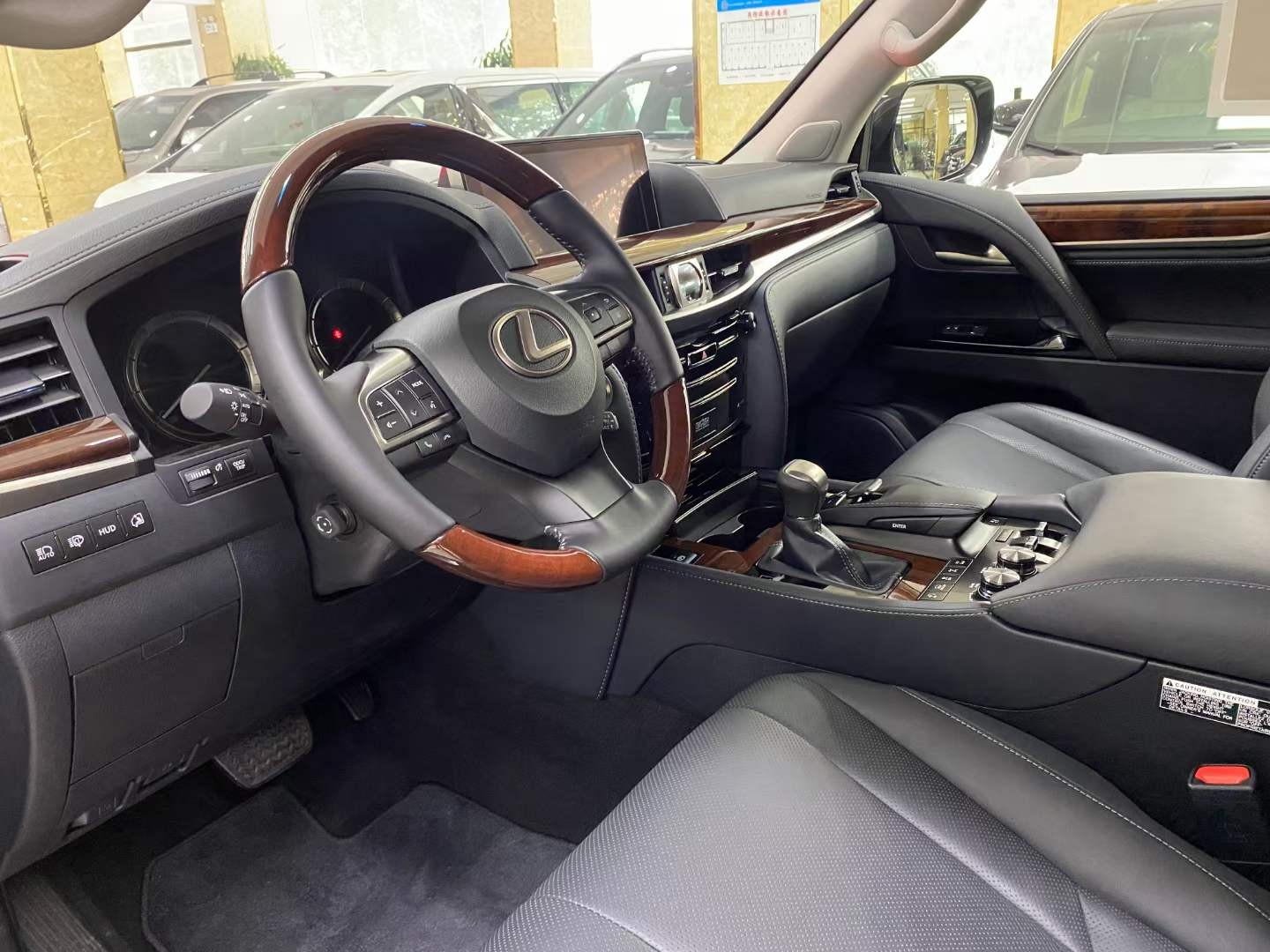 成都平行进口雷克萨斯GX中东版优惠20万 欢迎上门试驾