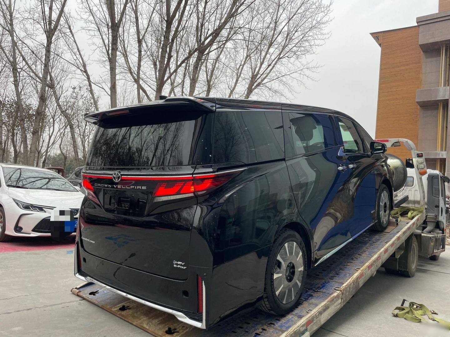 2024款丰田威尔法展厅现车最新报价