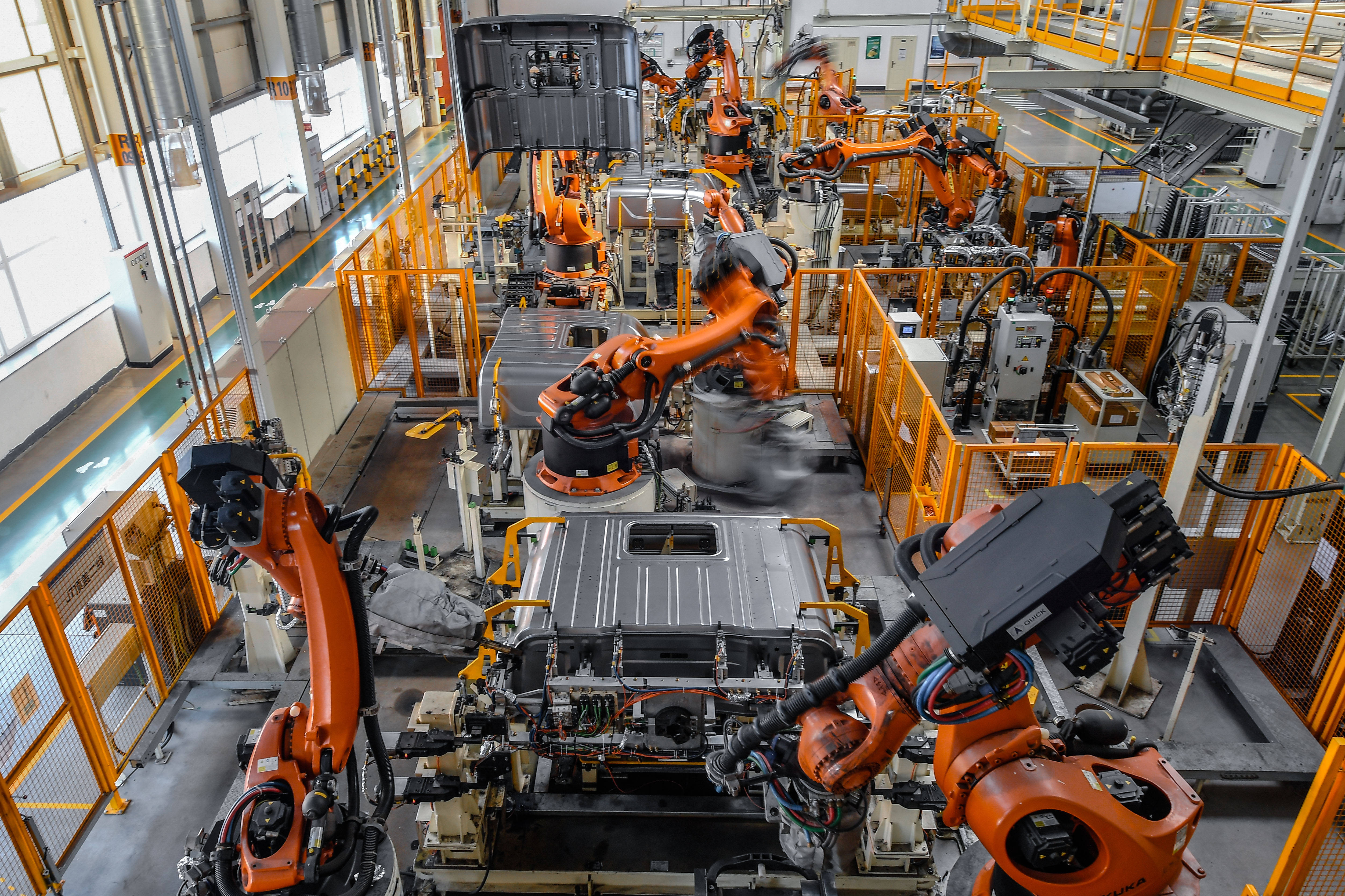 迈上新台阶的中国新能源汽车产业:用创新实现突围