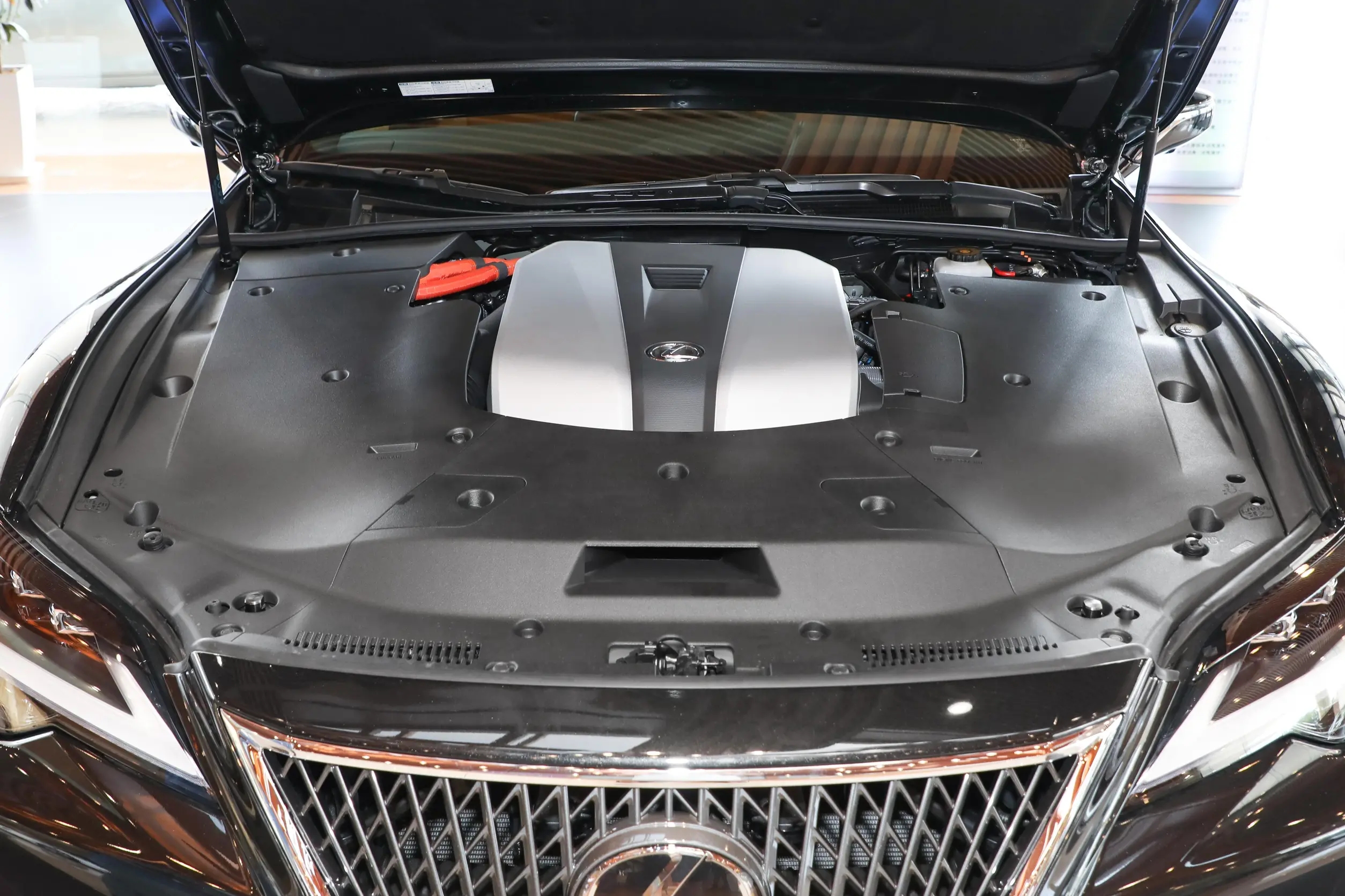 成都雷克萨斯NX售价23.88万起 优惠高达8.40万