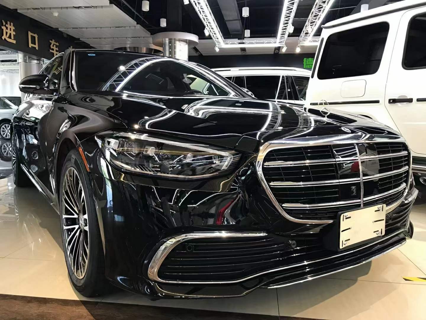 成都奔驰S级美版最新报价125万起 欢迎到店试驾