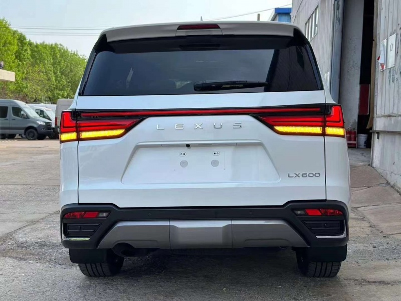 现购雷克萨斯LX中东版享40万优惠 仅126万可入手