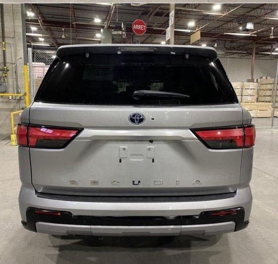 2024款丰田混动3.5红杉现车最新价格优惠