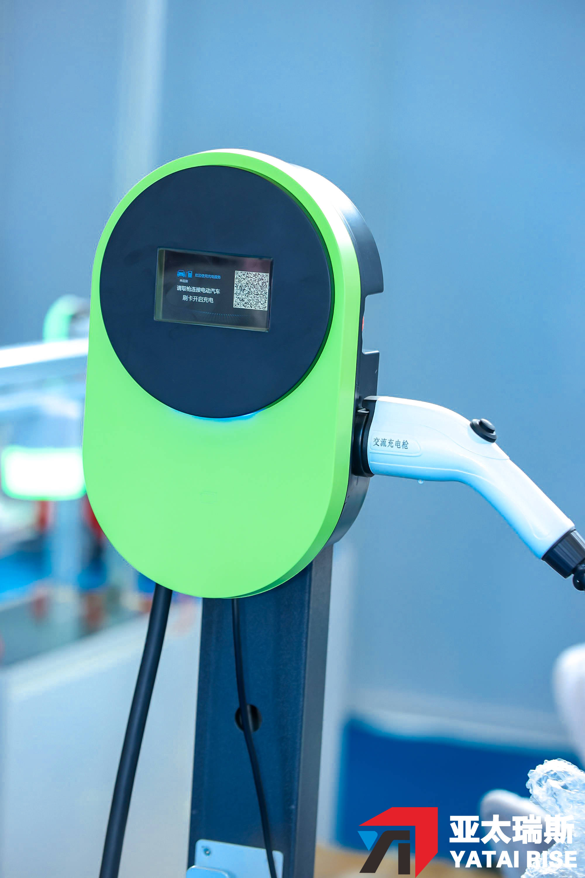 频繁遭遇破坏与盗窃:特斯拉充电桩被迫加装“防弹衣”