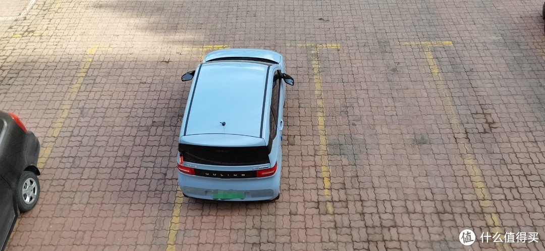 不再像老头乐 宏光MINIEV四门版订单已达15379台:下周就上市