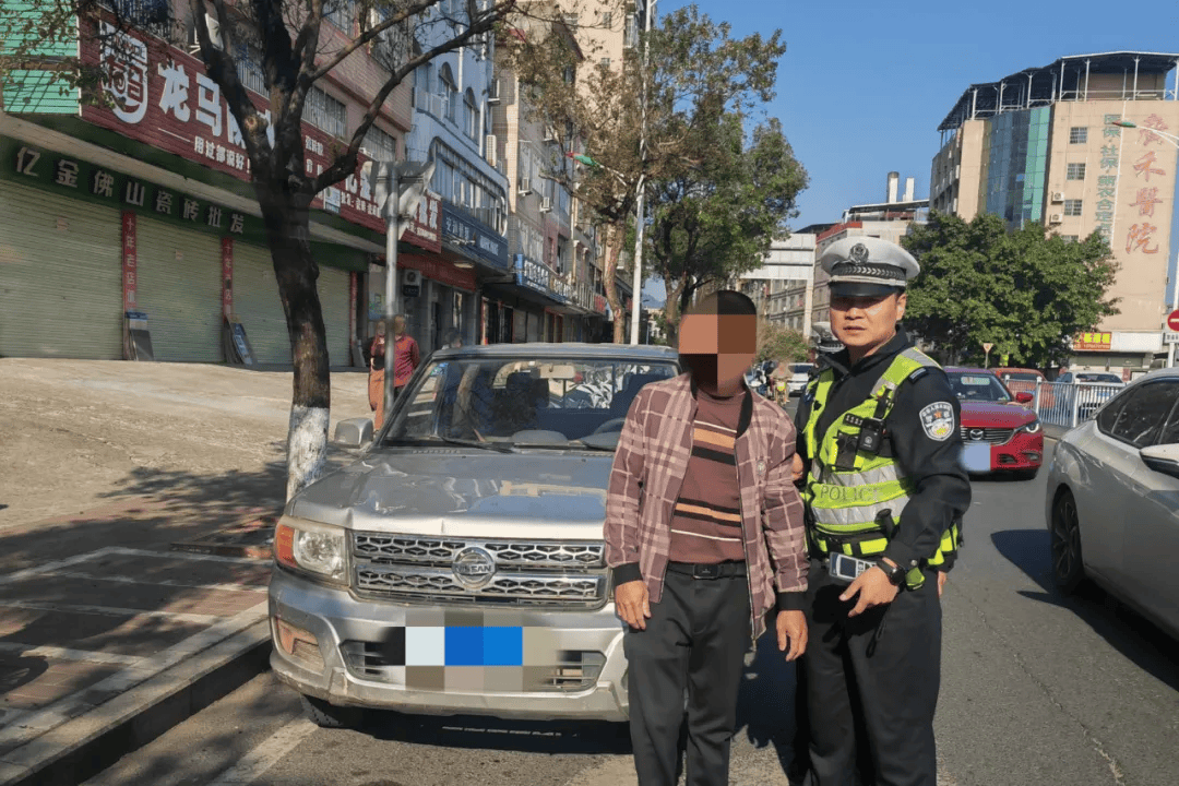 酒驾上高速被查 司机:“老婆叫我去算命”