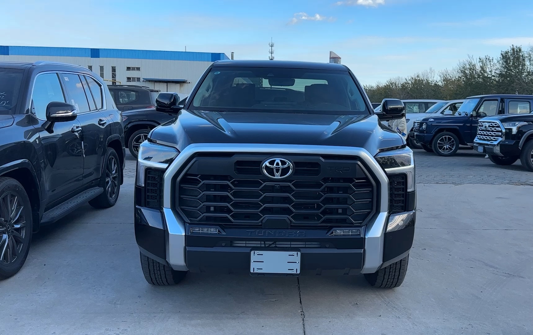 成都平行进口丰田坦途加版最新行情 售价50万元起