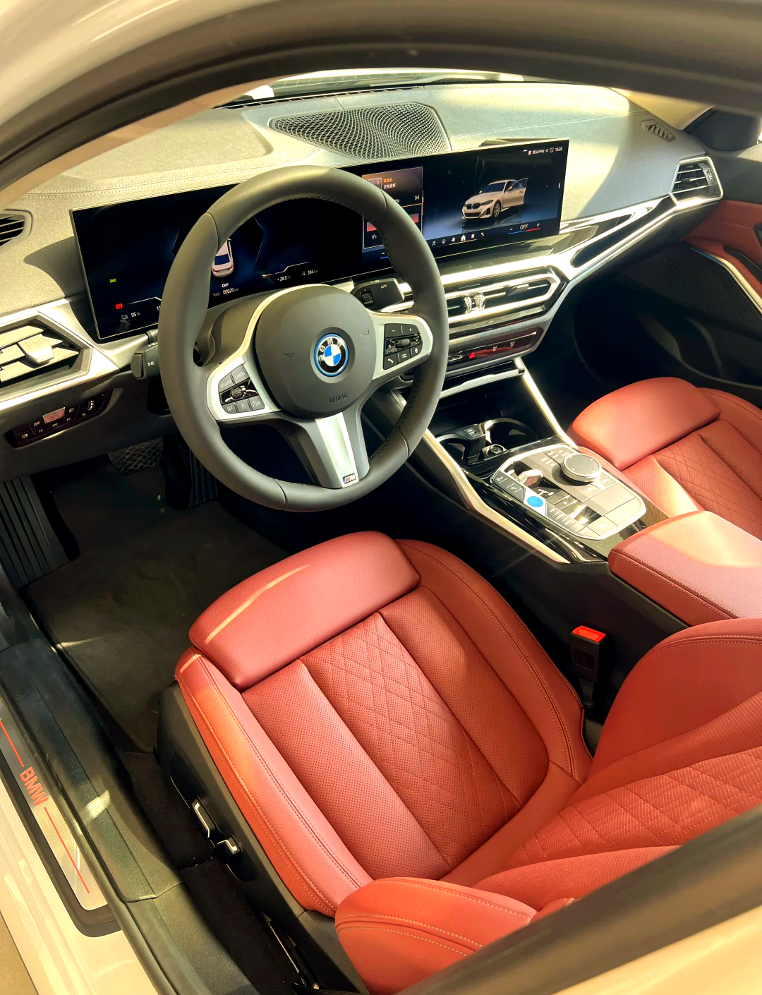 全新宝马i3纯电车型预告图发布：完美还原概念车设计