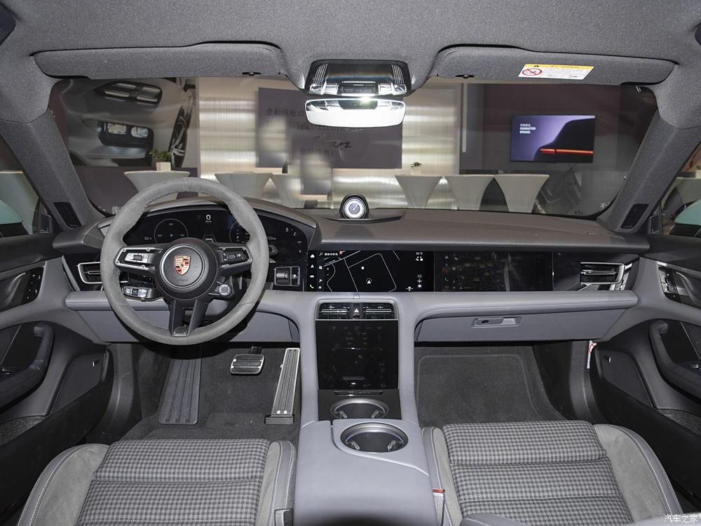 成都Taycan最新报价89.80万起 暂无优惠