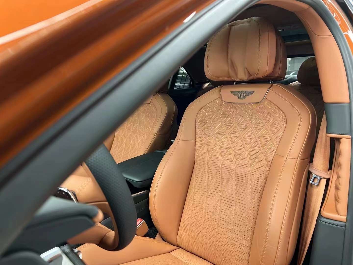 成都飞驰欧版目前售价238万起 直降70万