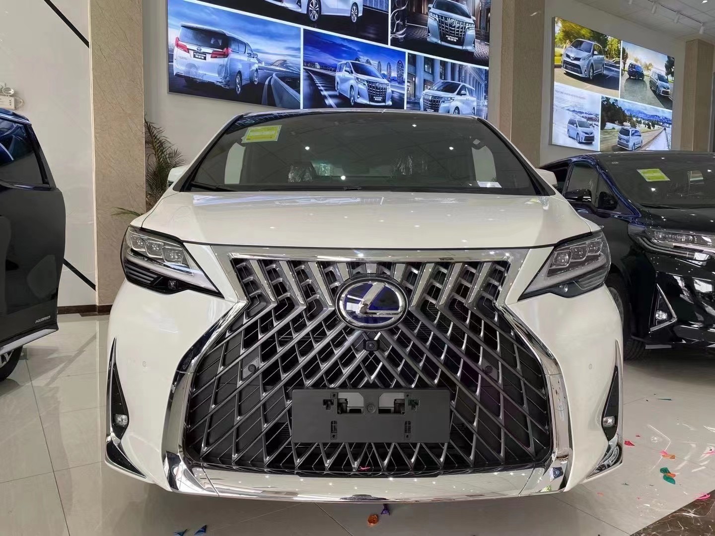 成都雷克萨斯LM欧版价格最低145万起 欢迎上门试驾