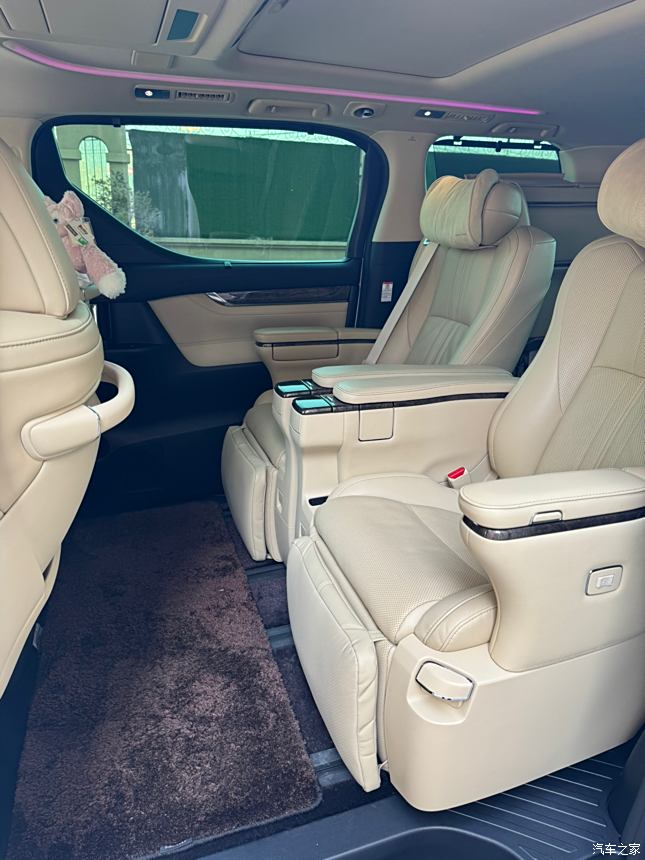 丰田(进口)威尔法促销86万起 直降4万