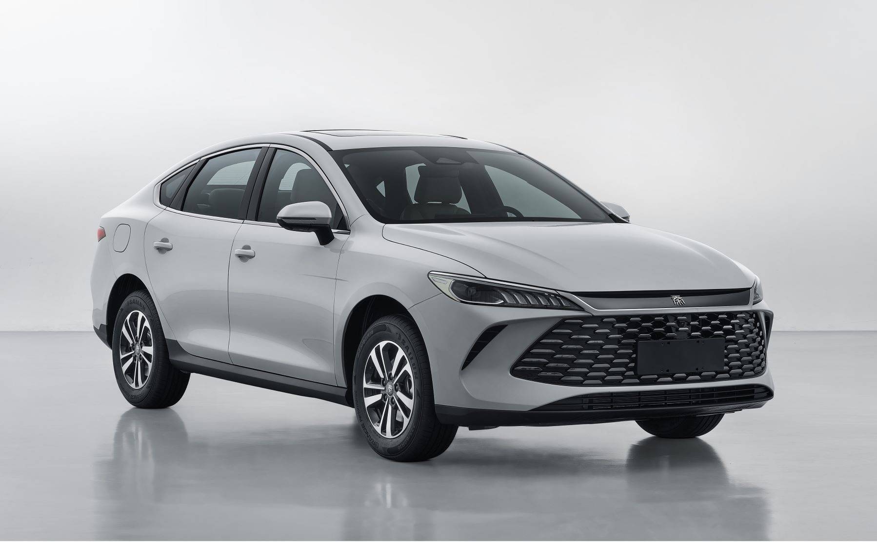 天神之眼C上车 全新比亚迪秦L EV官图发布：颜值不输大哥汉EV