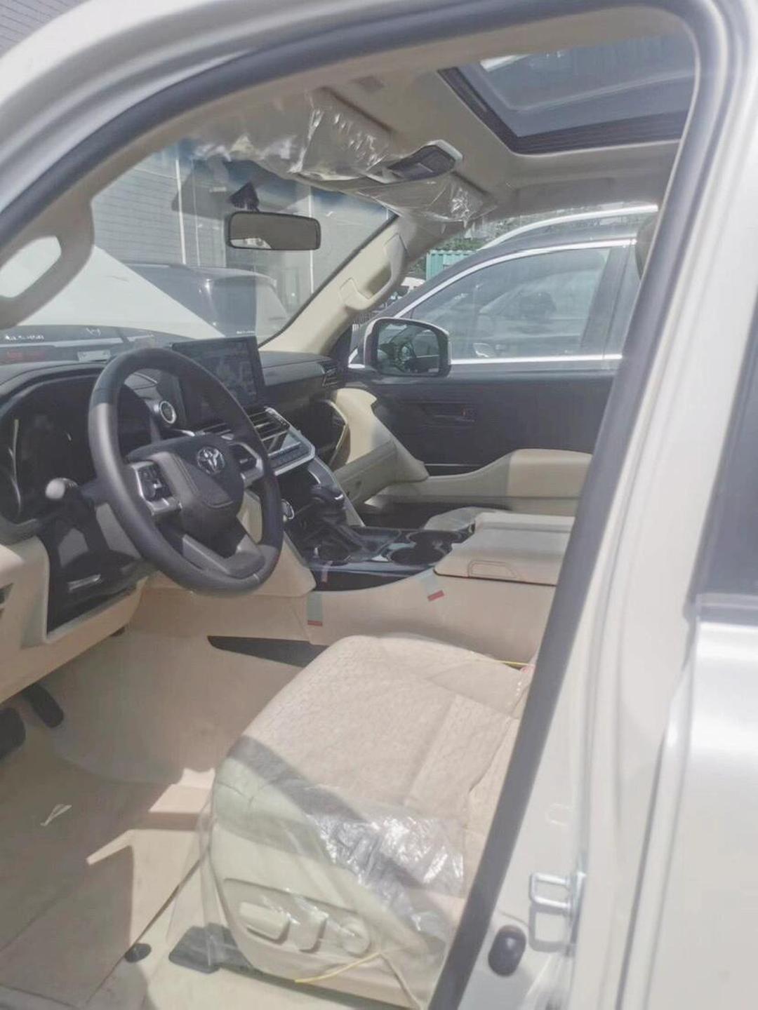 成都远卓名车兰德酷路泽美规版降价21.8万 售全国