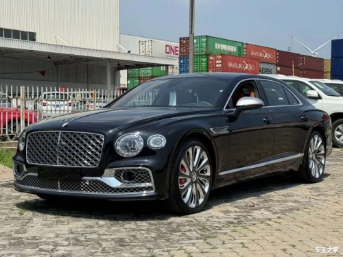 成都宾利添越团购价格276万起 欢迎试乘试驾