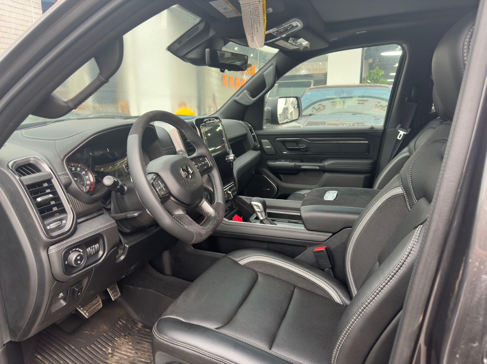 现购超霸美版享5万优惠 售四川