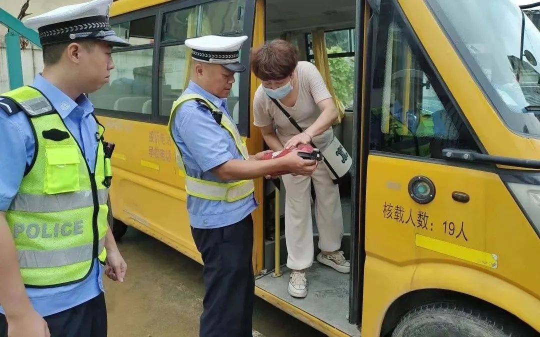 莆田交警：第一批体验特斯拉FSD的车主被罚扣6分