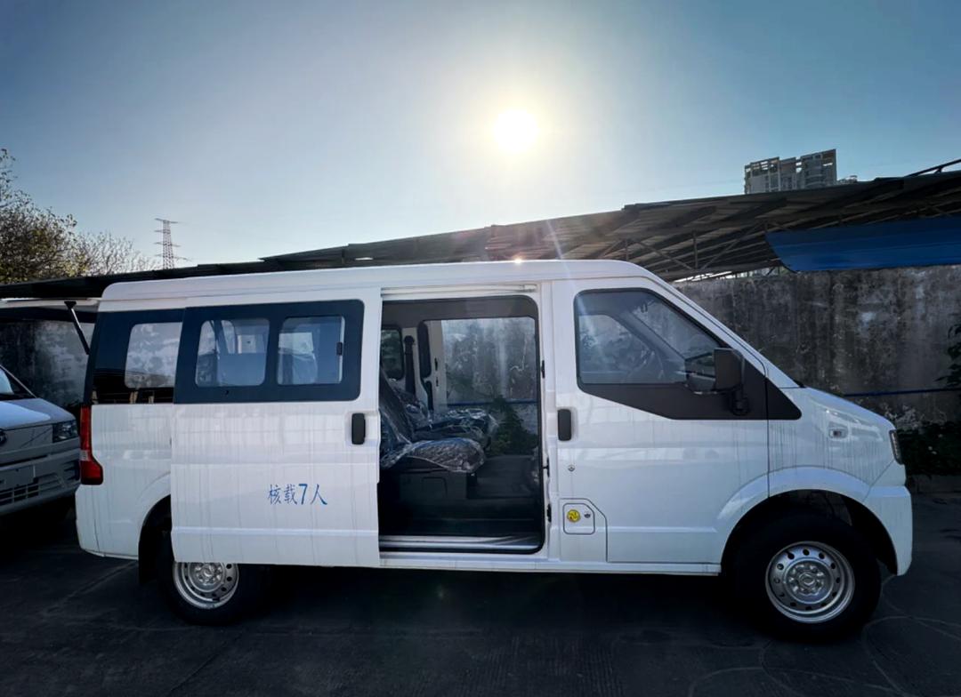 彭州东风小康EC36II最低11.68万起售 暂无优惠