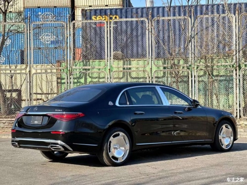 成都平行进口奔驰迈巴赫S级美版最高降32万 欢迎前来试驾