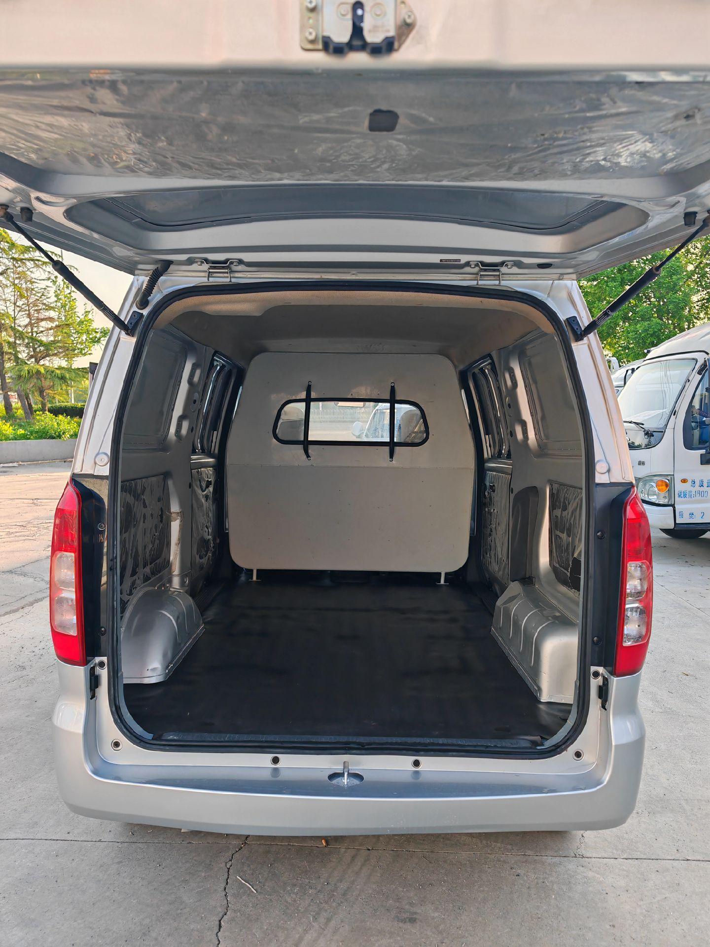 武侯五菱宏光V最新报价4.46万起 暂无优惠