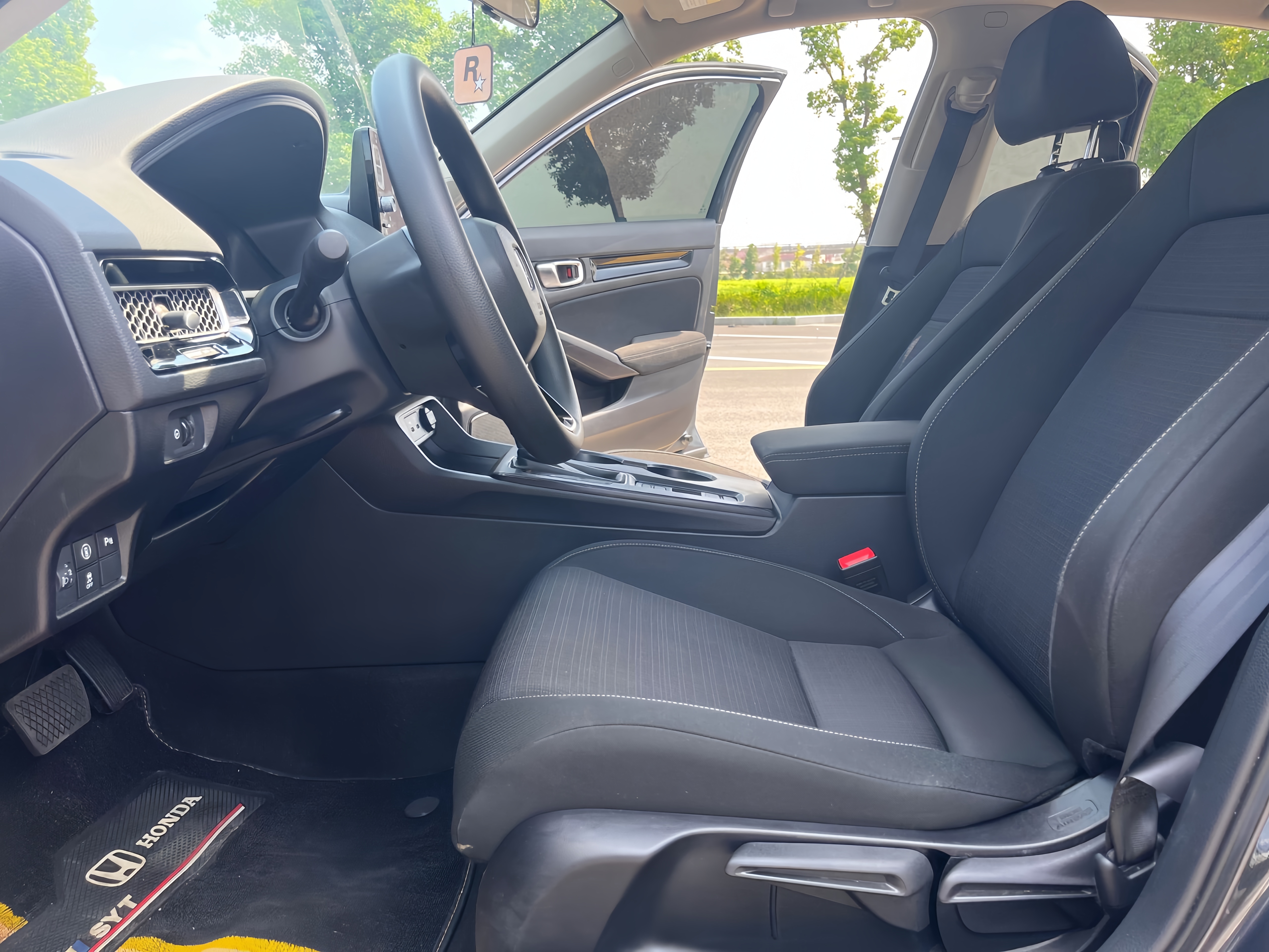 曾为年轻人的第一车 新款本田思域全面到店:售12.99万起