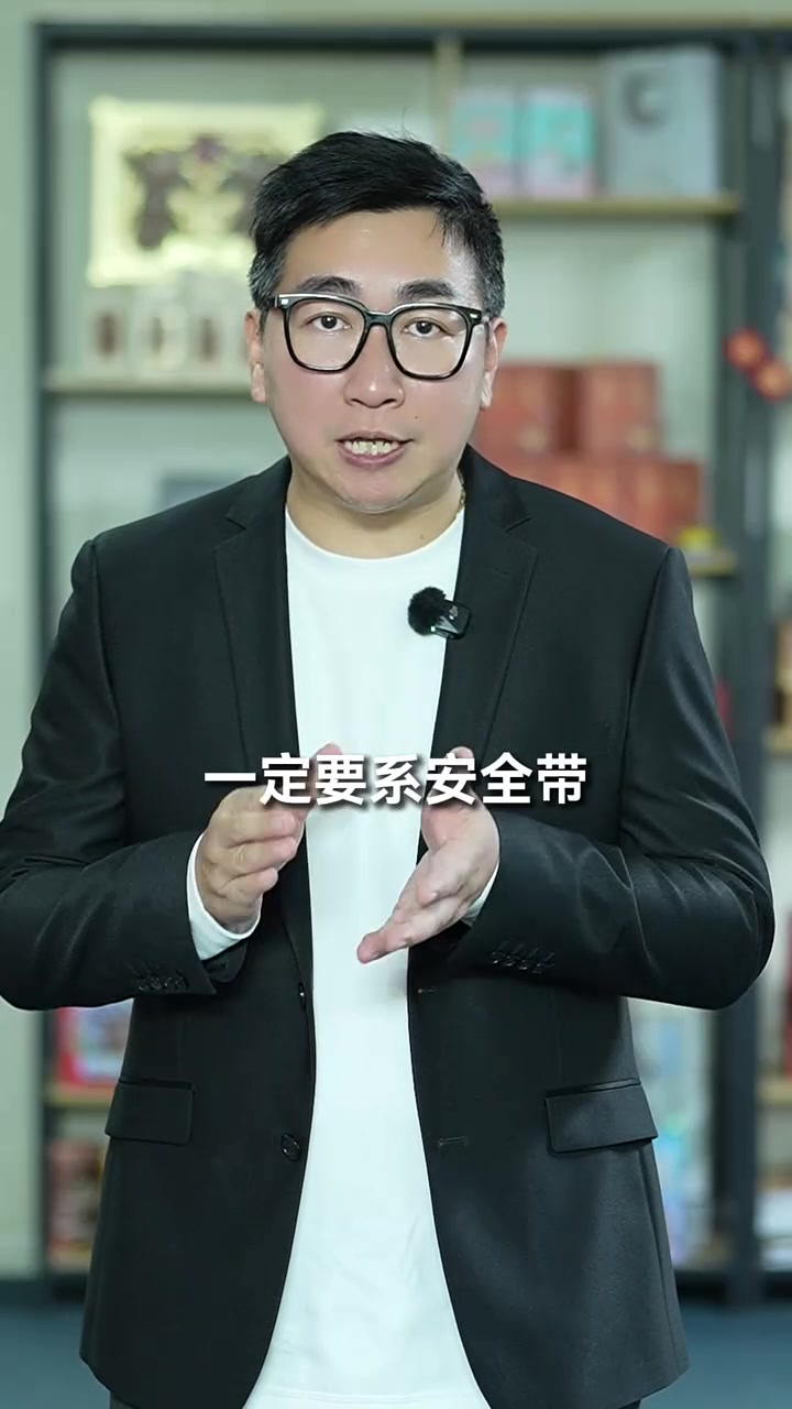 小孩哥喊话雷军出一款全家出行的车：他们说只要给你需求 你就能满足