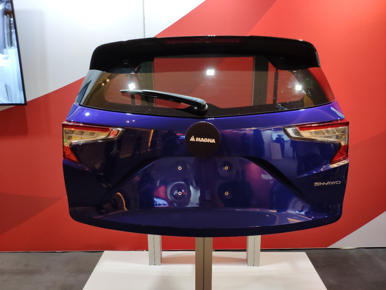 麦格纳拓展与梅赛德斯-奔驰的长期创新合作伙伴关系