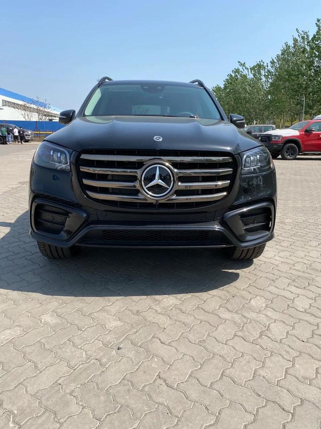 成都平行进口奔驰GLS亚洲版售价110万起 欢迎到店试驾