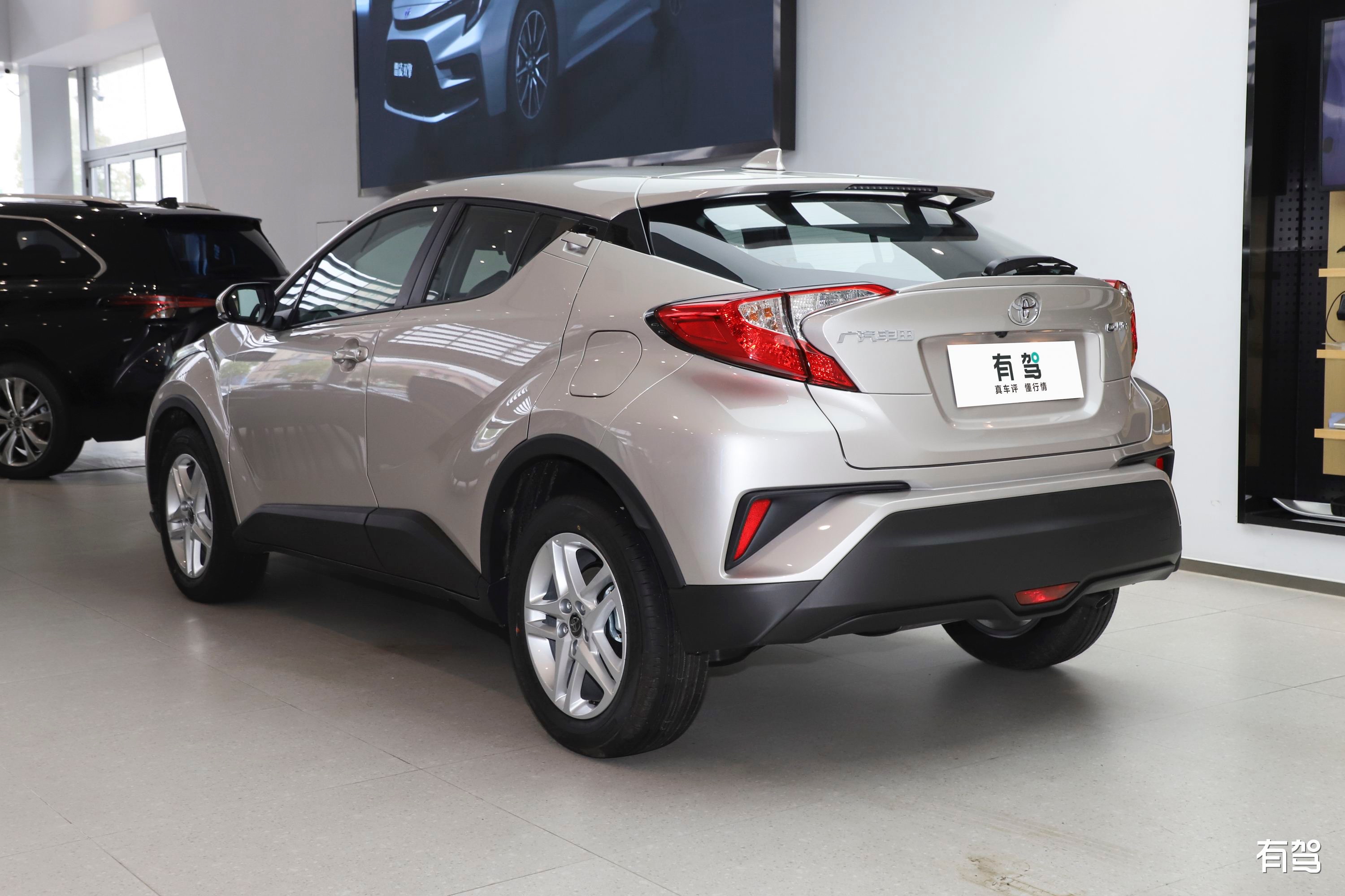 提供双电机四驱版/最大续航600公里 丰田C-HR+ EV官图正式发布