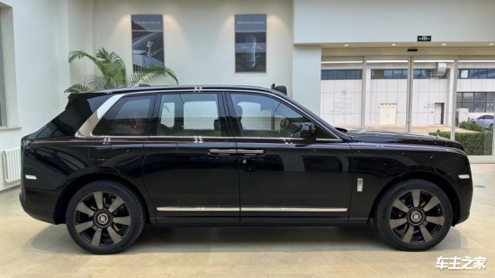 2024库里南报价691万起 欢迎试乘试驾