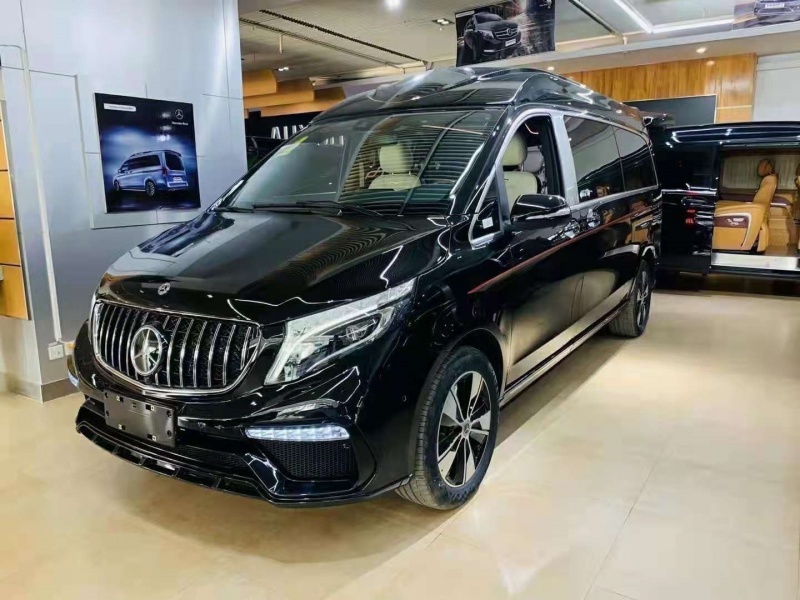 现购平行进口奔驰V级享10万优惠 欢迎到店试驾