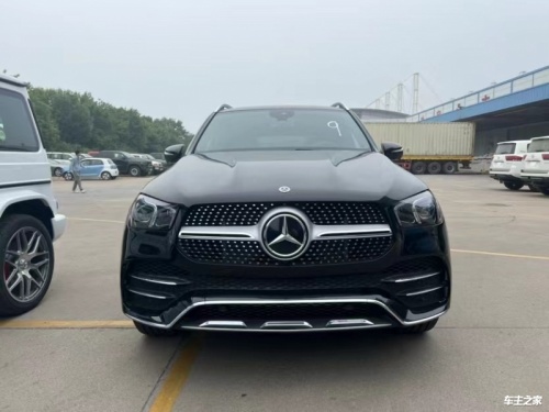 现购平行进口奔驰V级享10万优惠 欢迎到店试驾