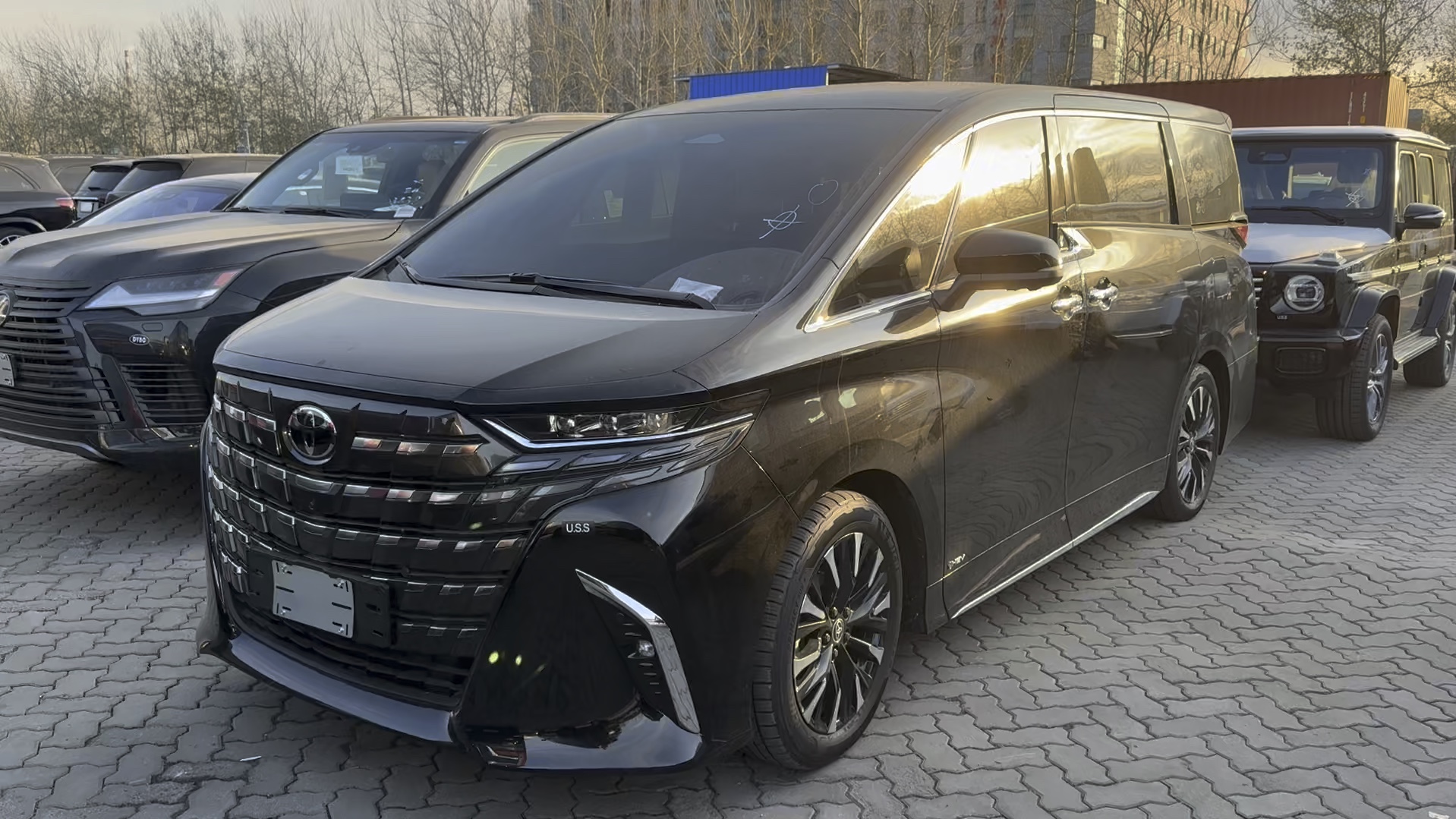 丰田埃尔法让利3.5万 欢迎试乘试驾