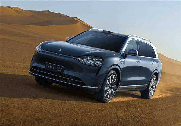 2025款问界M9上市2小时大定突破10000台，售46.98万起