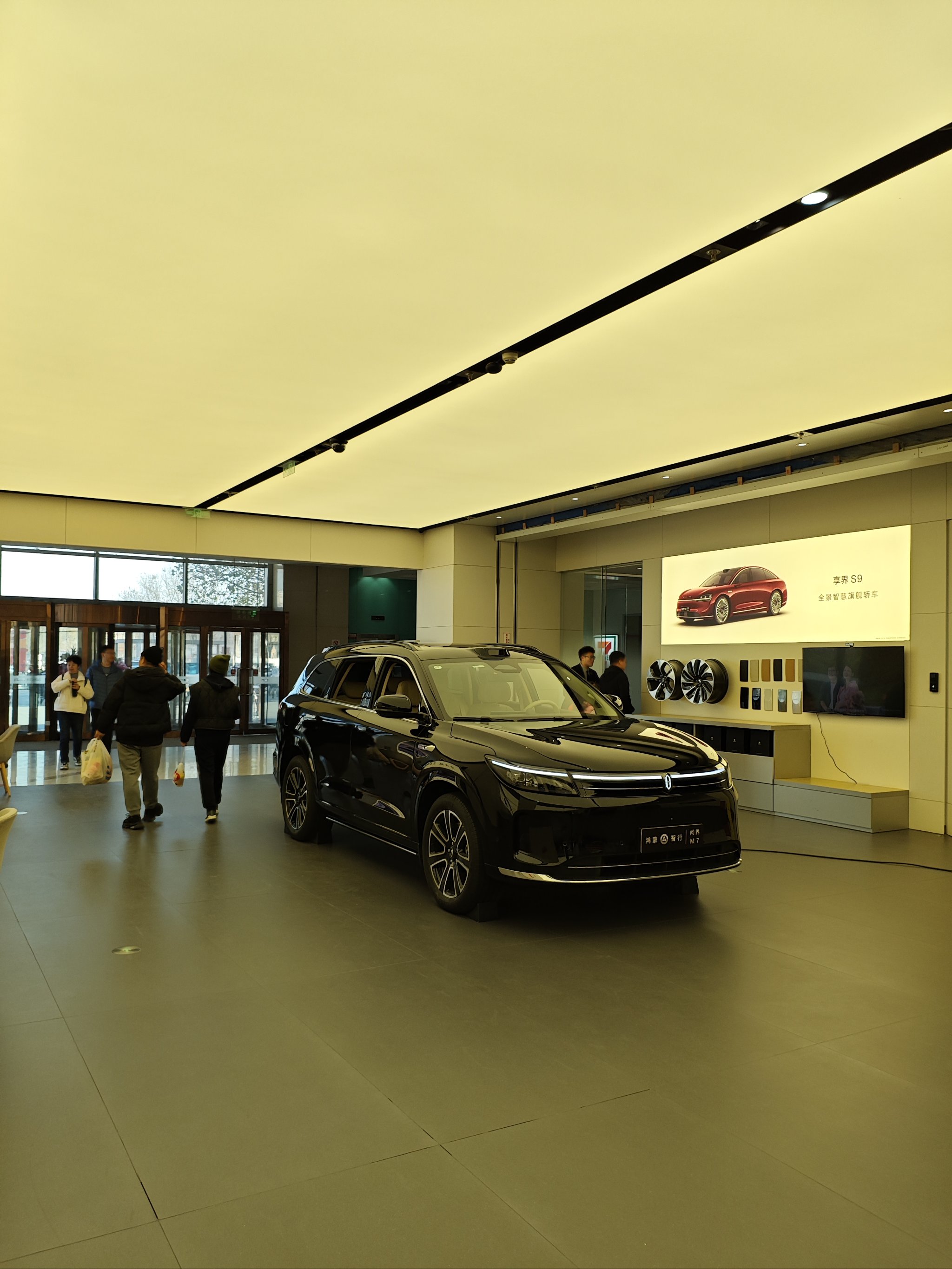 刘亦菲谈智界R7：这是我第一次开电车 我很喜欢“凭天赋去颠覆”