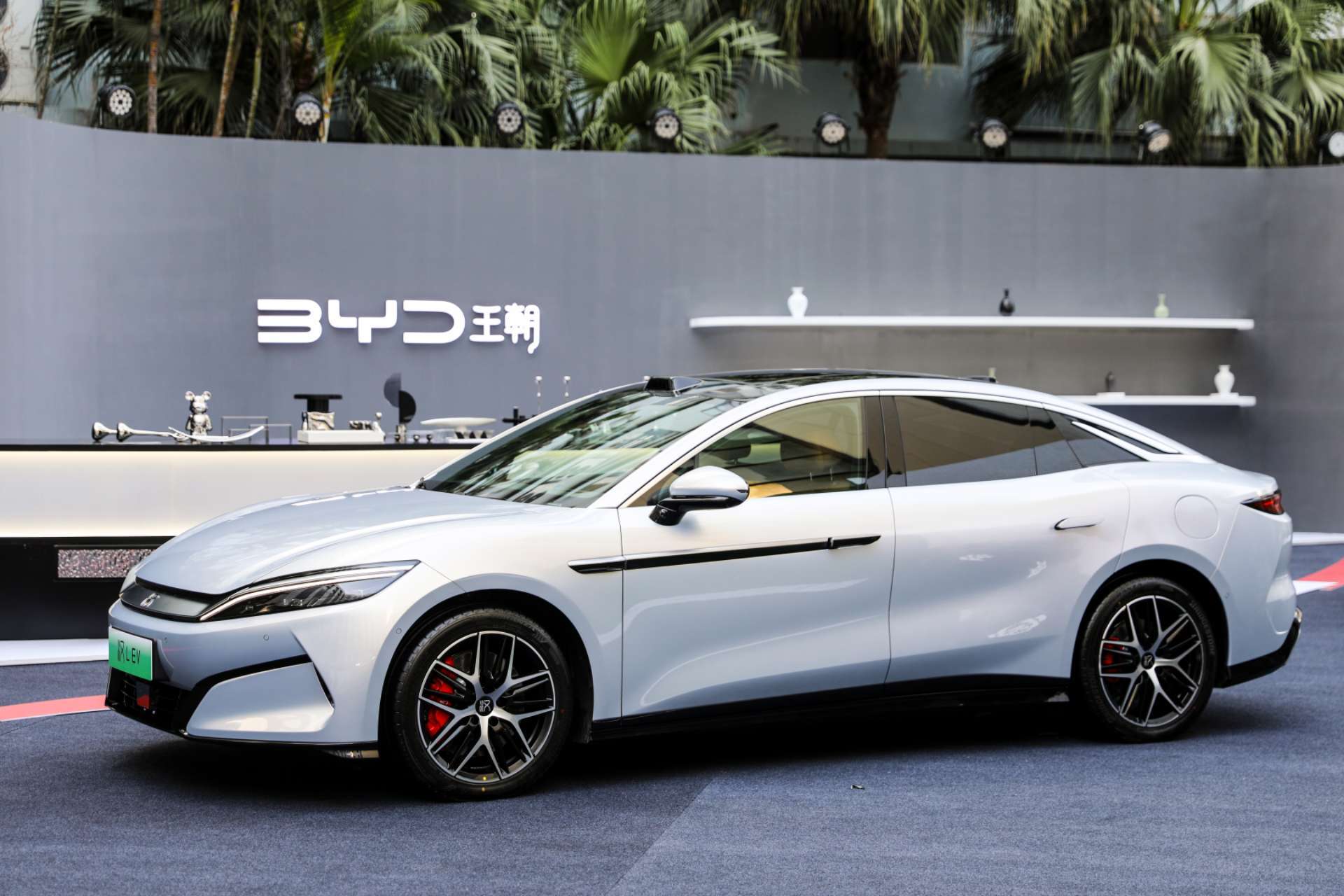 首搭兆瓦闪充功能！比亚迪汉/唐L EV 4月初上市 预售价27万元起